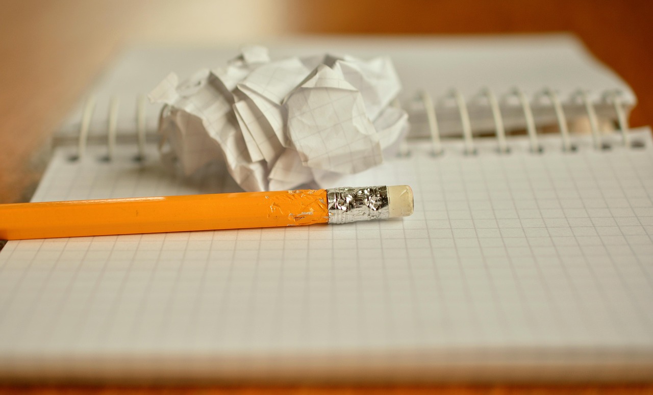 How to Write Strong Topic Sentences That Hook Your Reader